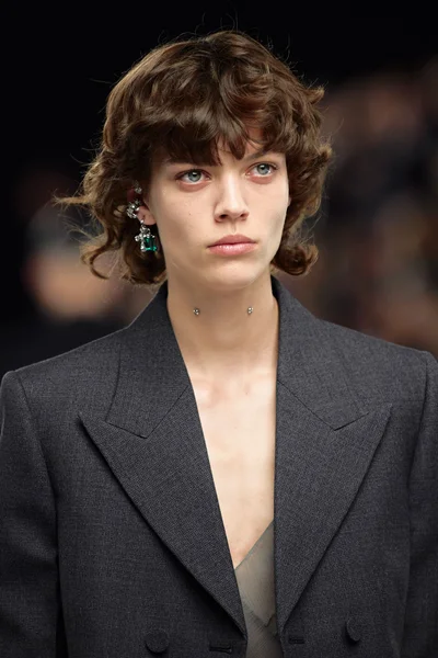Look 49